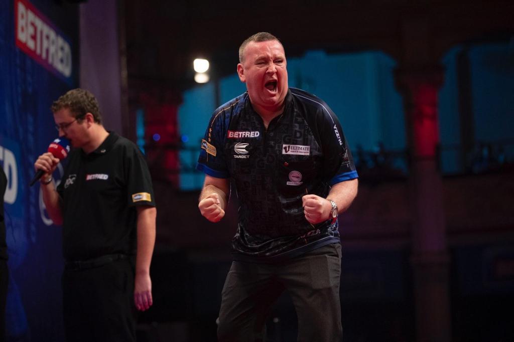 Glen Durrant loves to be a front runner, but comeback win against Krzysztof Ratajski displayed battling qualities he will need to win first PDC major at the World Grand Prix